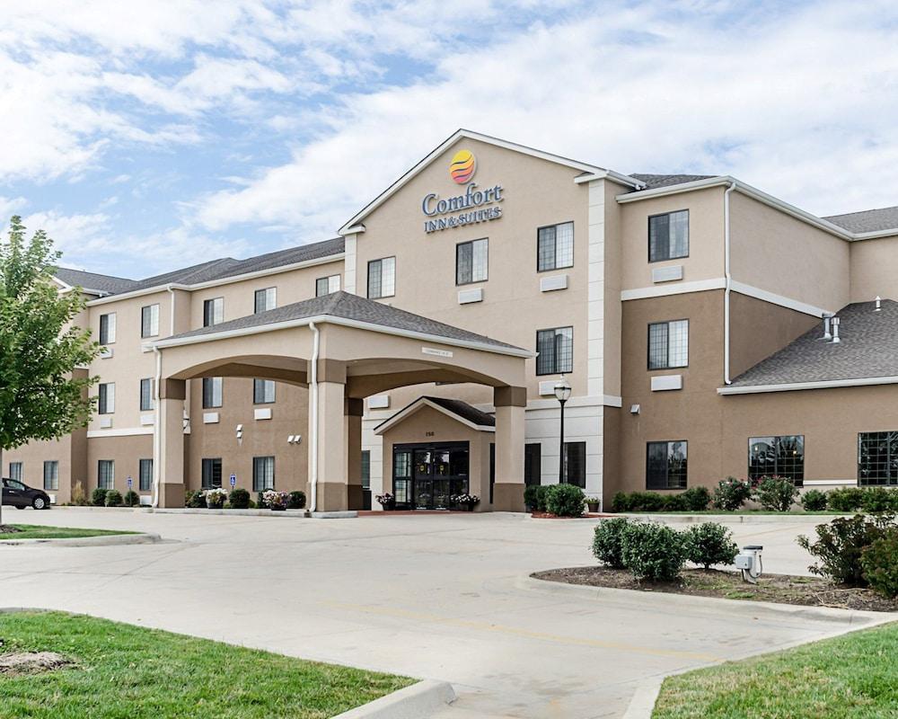 Comfort Inn & Suites Lawrence Exterior foto